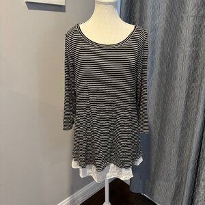 A Pea in the Pod Women's Nursing Top Black & White Striped Size M